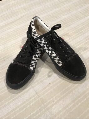 Ecko Unlimited Black & White Checkerboard Low-Top Sneakers